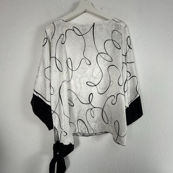 Siasia New York Womens Abstract Patterned Tie-Hem Top Blouse Small White/Black - Picture 2 of 7
